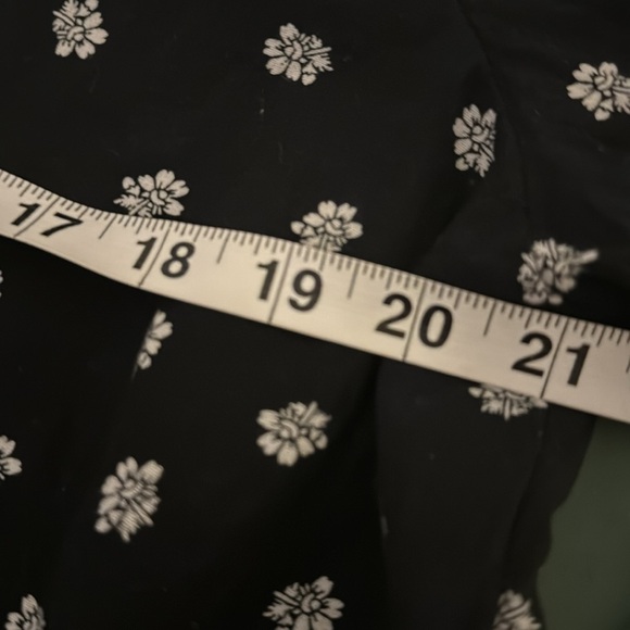 Women’s size large a.n.a. Blouse - Picture 7 of 9